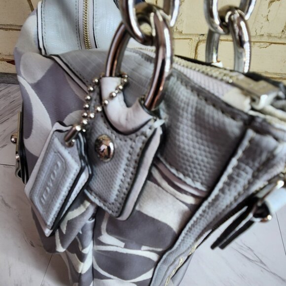 Euc Coach Kristin Y2k Signature C's Silver & Gray Shoulder Bag - Picture 10 of 13